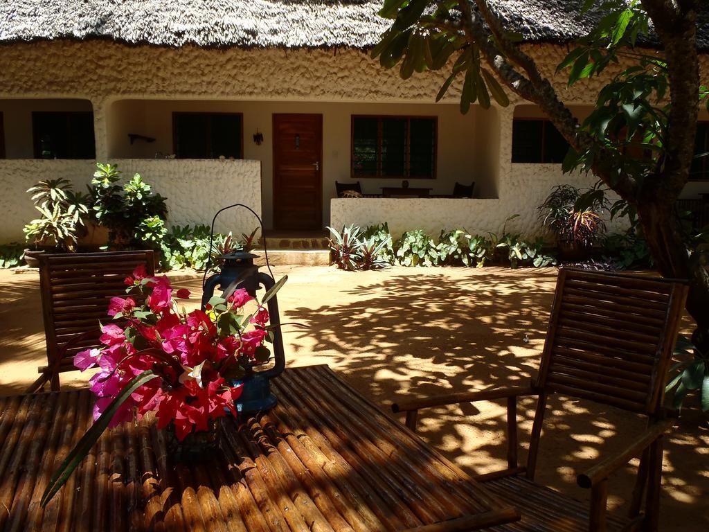 Mimi Na Wewe...In Africa Hotel Watamu Exterior photo